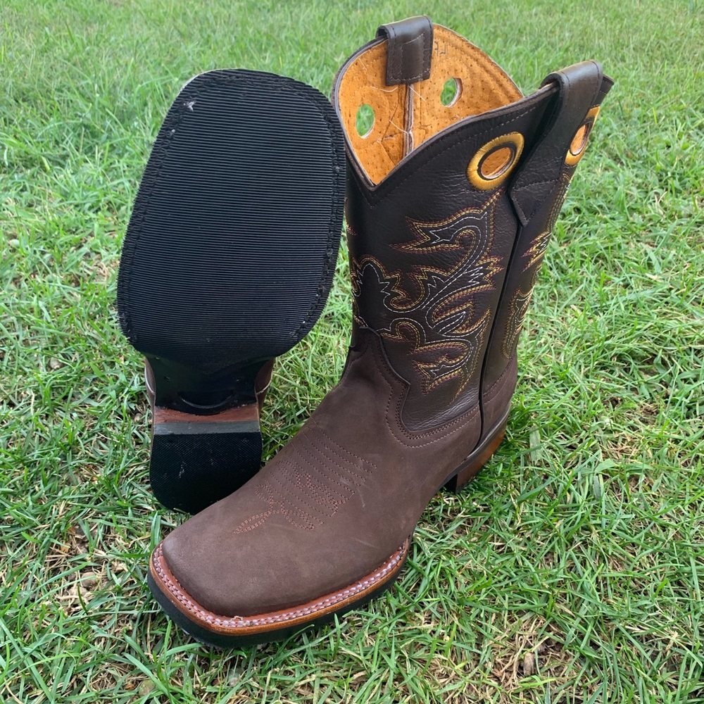 Men’s Rodeo Cowboy square toe boots brown